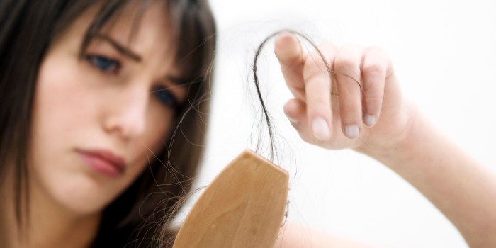 Rambut rontok wanita